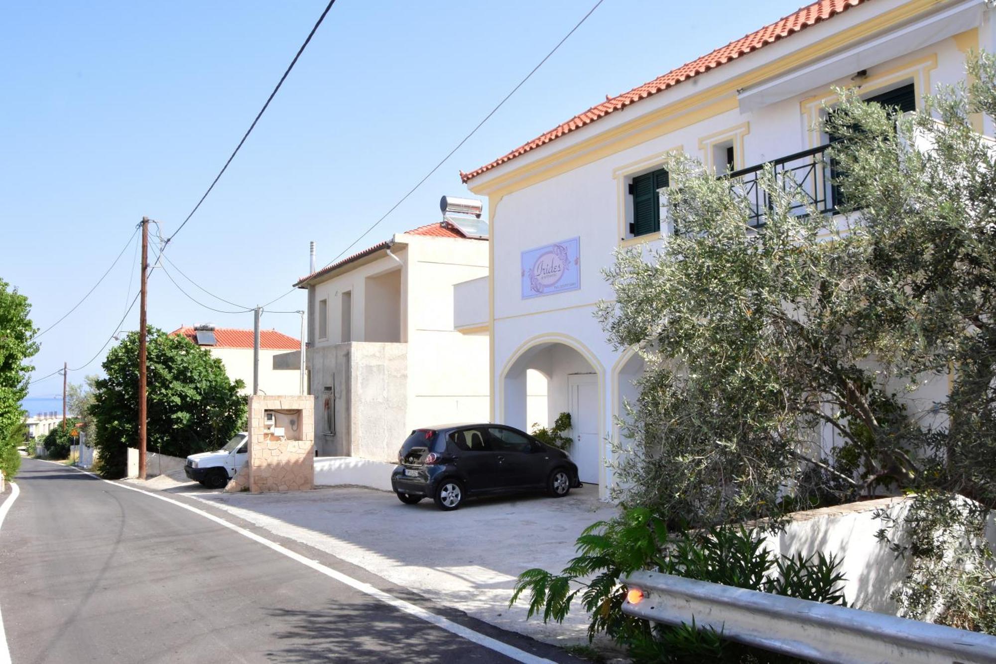 Irides Apartments Megalochori  Экстерьер фото